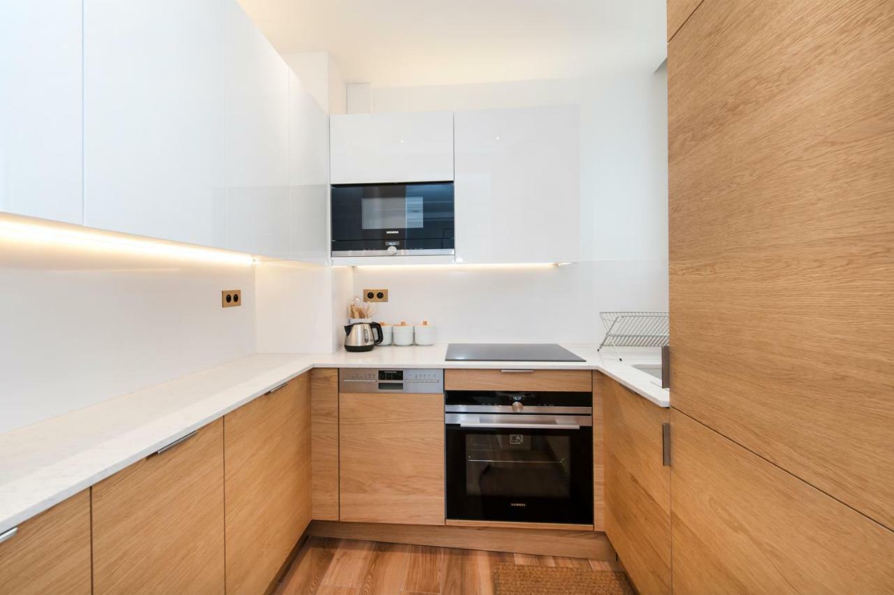Luxury Montaigne Apartment Paris Exterior foto